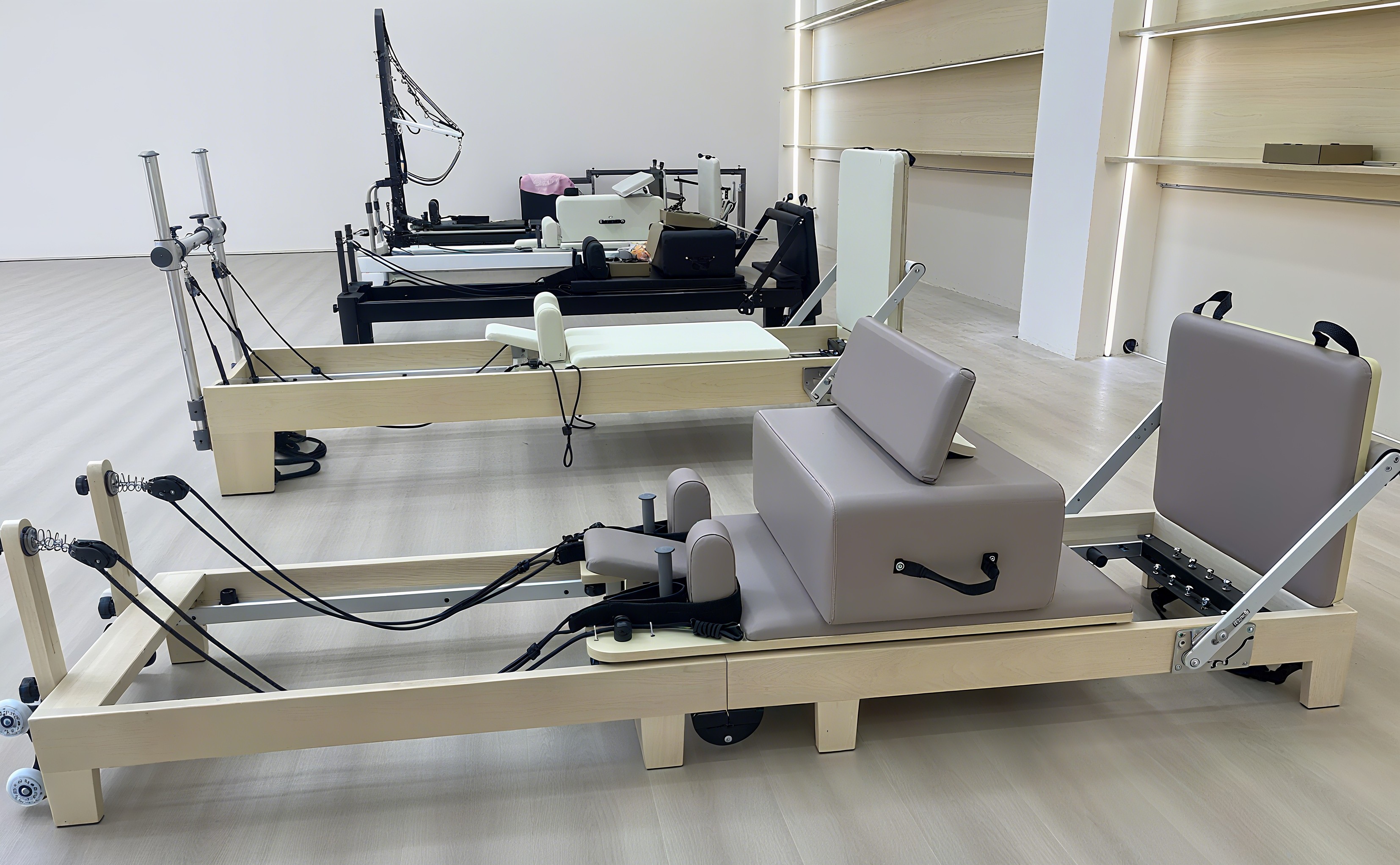 Space-Saving Foldable Wooden P - огляд і ціна Pilates Reformer Spring